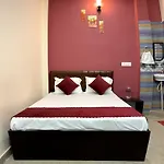 Hotel Chandra Dreams