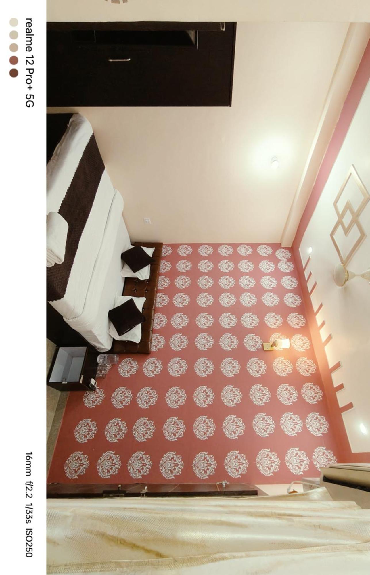 Chandra Dreams Hotel