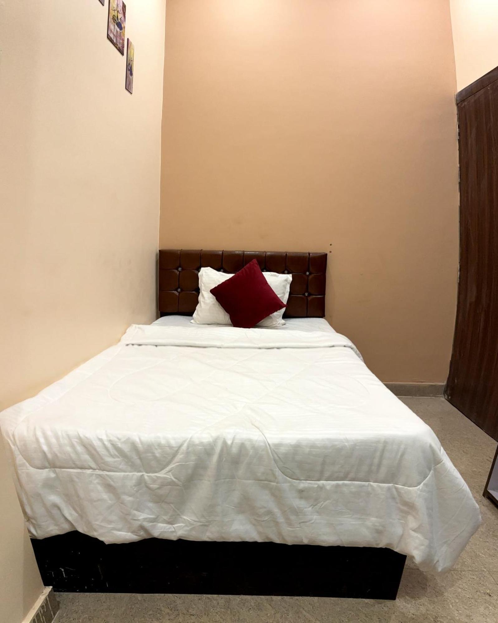 Hotel Chandra Dreams