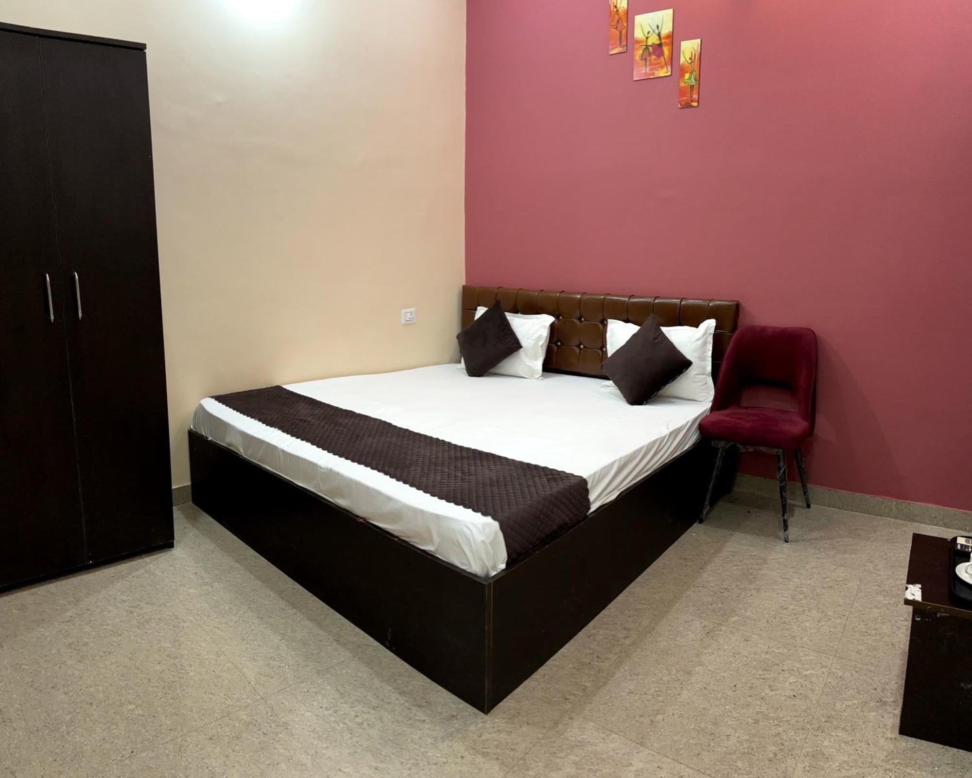 Hotel Chandra Dreams
