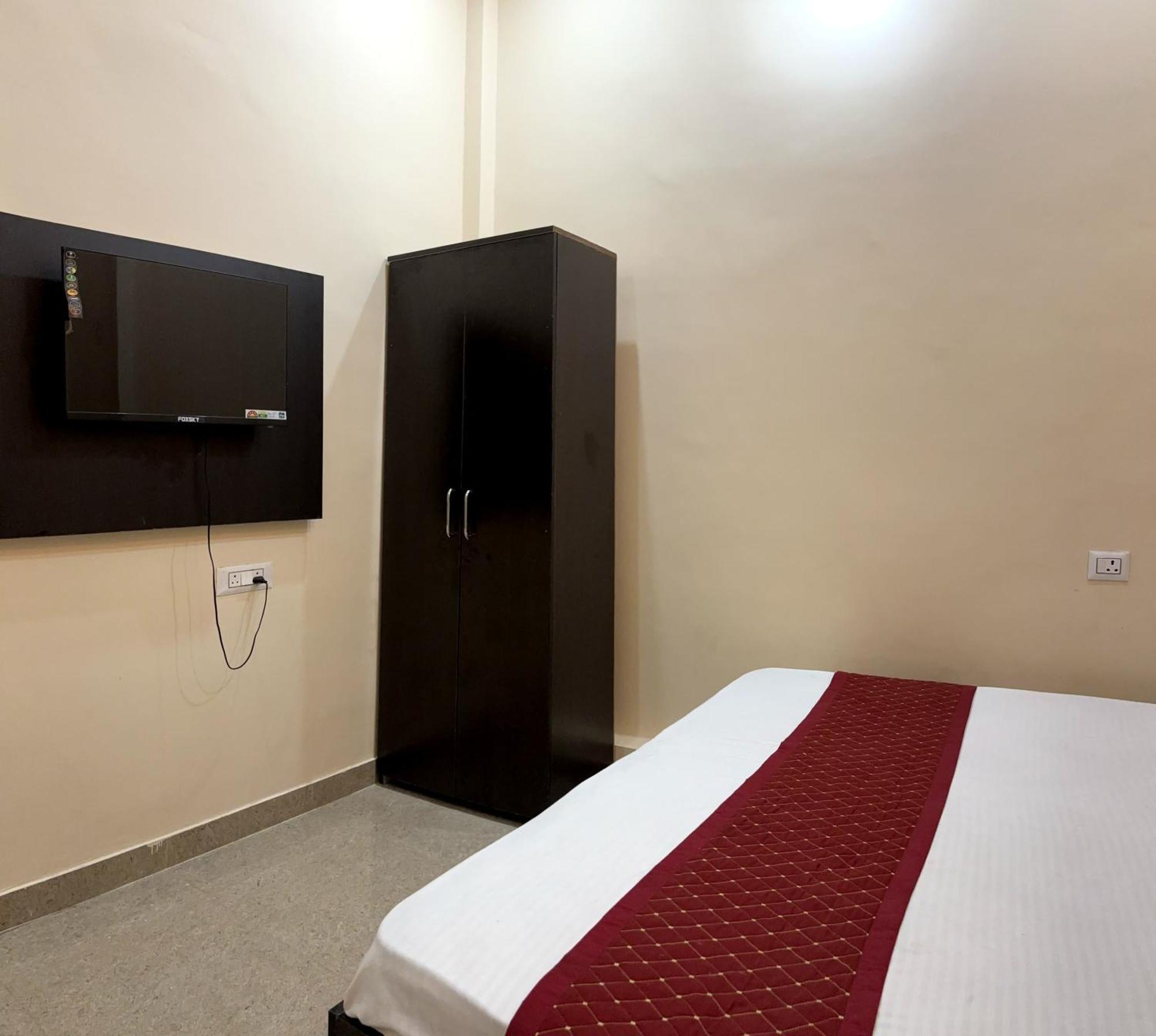 Chandra Dreams Hotel 2*